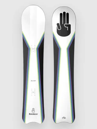 Bataleon Camel Toe 148cm 2023年モデル(左:ベース、右:トップデッキ、Bataleonのハンドロゴ入り)