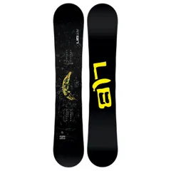 Lib Tech Skate Banana 2025-26 ベース面：黒地にバナナグラフィック、Magne-Tractionの波状エッジが見える