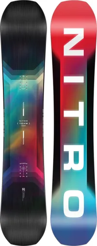 Nitro Team 152cm 2026年モデル：ホワイトベースのトップデッキに Nitro ロゴグラフィック